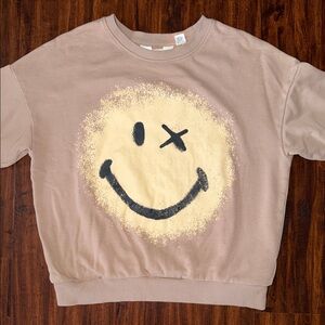 4 For $12 Girls H&M Tan Smiley Sweatshirt
